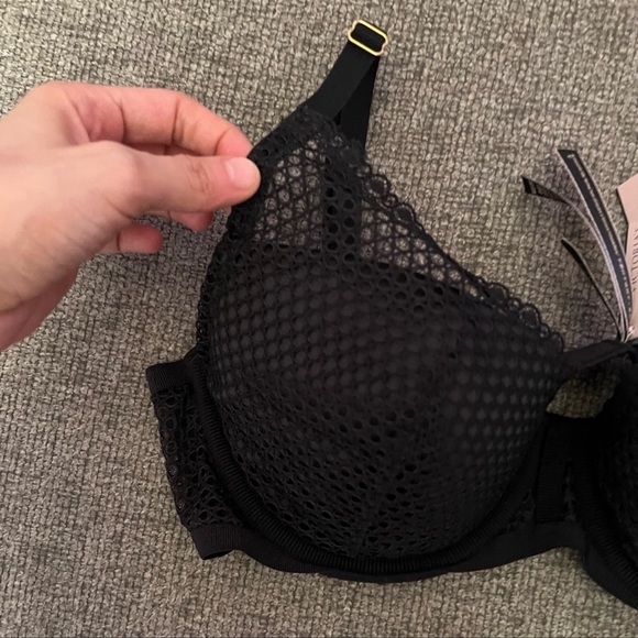 Bra by Victoria’s Secret - Picture 4 of 9